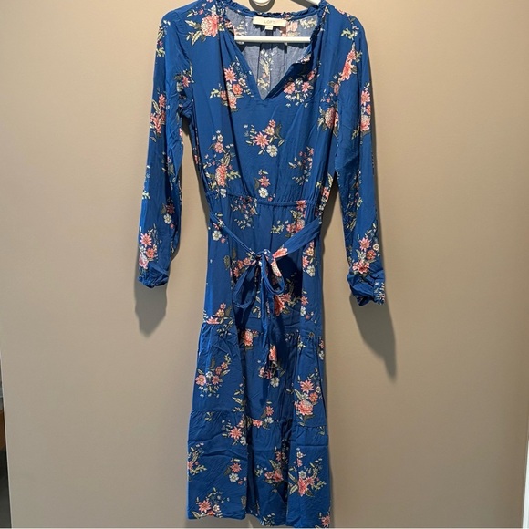 Women’s Ann Taylor LOFT Blue Floral Smocked Tie Waist Dress 4R NWOT - Picture 3 of 4